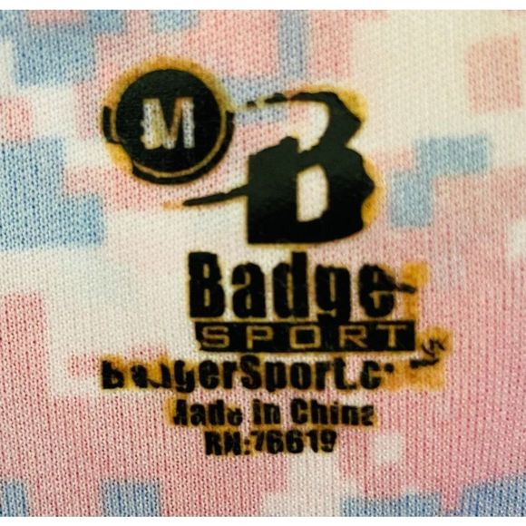 Badge Sport 100% Polyester T-Shirt Red - White - Blue Geometric All-over Print M - Picture 3 of 3